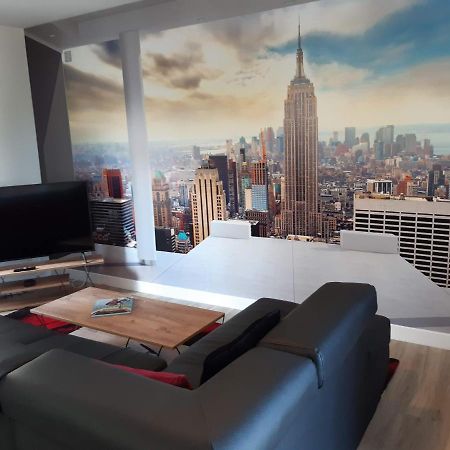 Appartement Renove Le New-York En Centre Ville - Terrasse Et Parking - Non Climatise La Roche-Chalais Bagian luar foto
