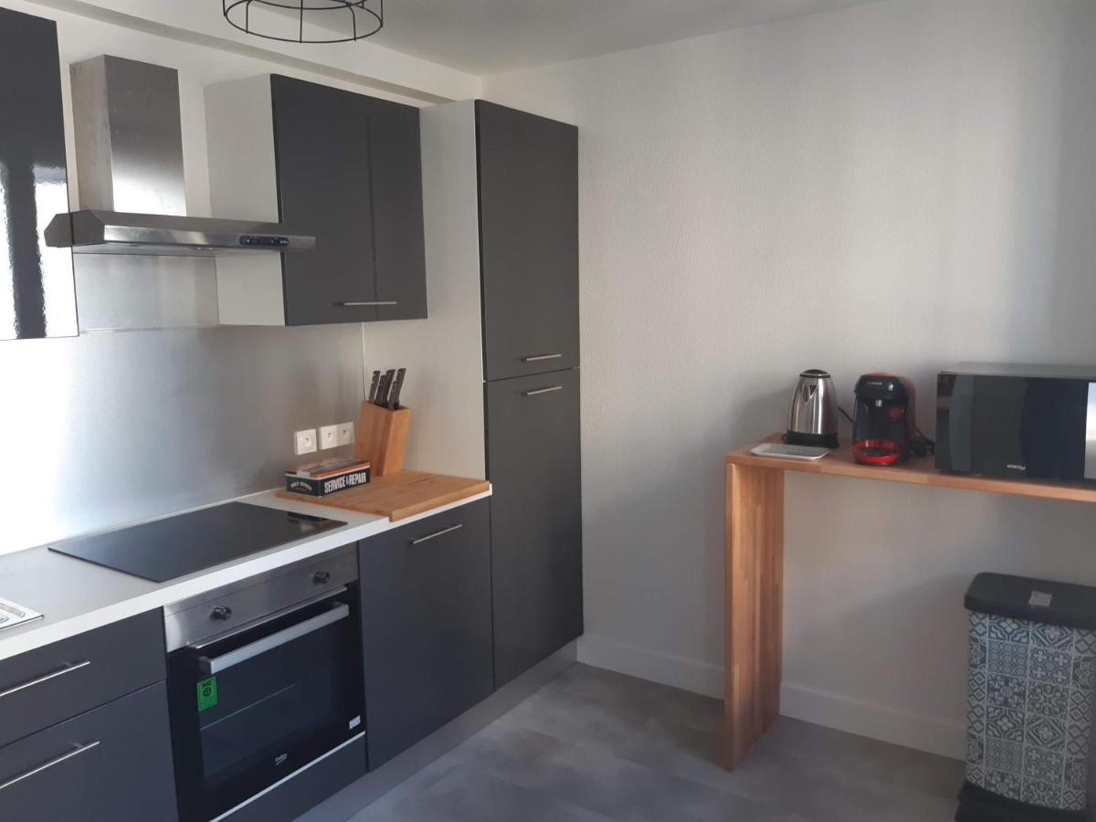 Appartement Renove Le New-York En Centre Ville - Terrasse Et Parking - Non Climatise La Roche-Chalais Bagian luar foto